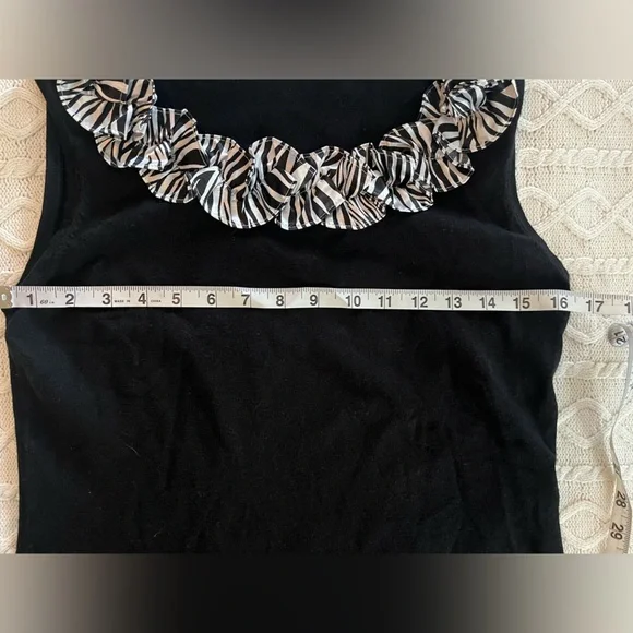 Peter Nygard Black Sleeveless Top with Ruffle Detail women’s petite medium - Picture 9 of 9